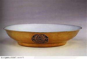中华传统-黄色的盘子