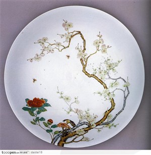 中华传统-梅花花纹盘子