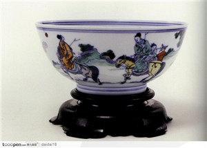 中华传统-骑马出游花纹瓷碗