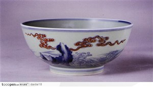 中华传统-漂亮的仙山花纹瓷碗
