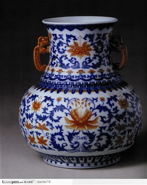 传统瓷器-蓝色花纹的花瓶