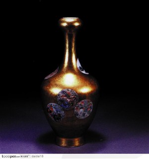 传统工艺-金色的漂亮花瓶
