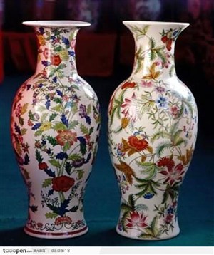 传统工艺-一对漂亮的彩色花瓶