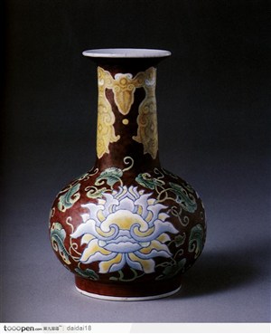 传统工艺品-漂亮的彩色花瓶