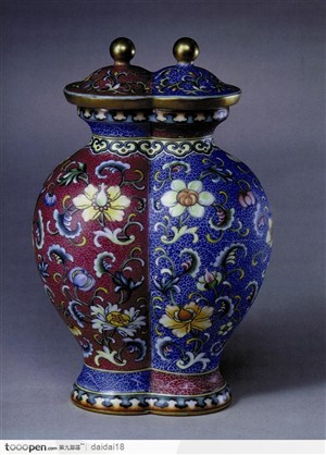 中华传统瓷器-对称的双色花瓶
