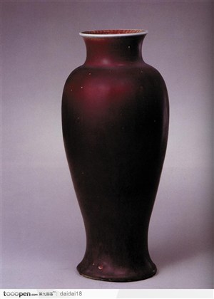 中华传统瓷器-暗红色的花瓶