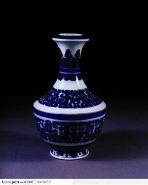 中华传统瓷器-锥形的青花瓷花瓶