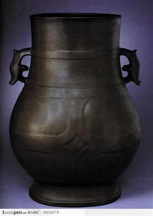 中华传统工艺-黑色的大口花瓶
