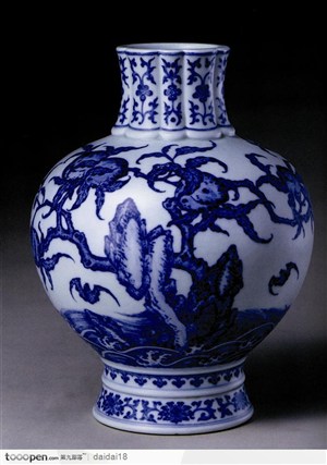 中华传统工艺-青色的树枝花纹瓷器