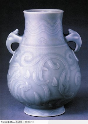 中华传统-双耳白色花纹花瓶