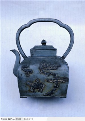 传统工艺-方形金属茶壶
