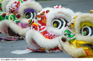 中华传统工艺-排列整齐的狮子头