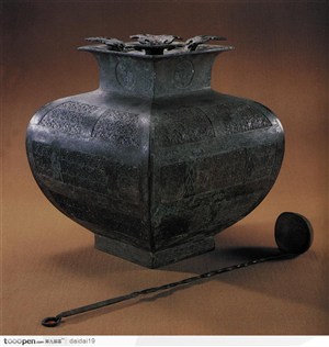 传统青铜器-方形的青铜水器鉴