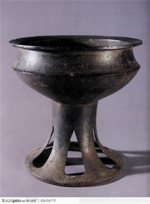中华传统工艺品-古老的青铜酒杯