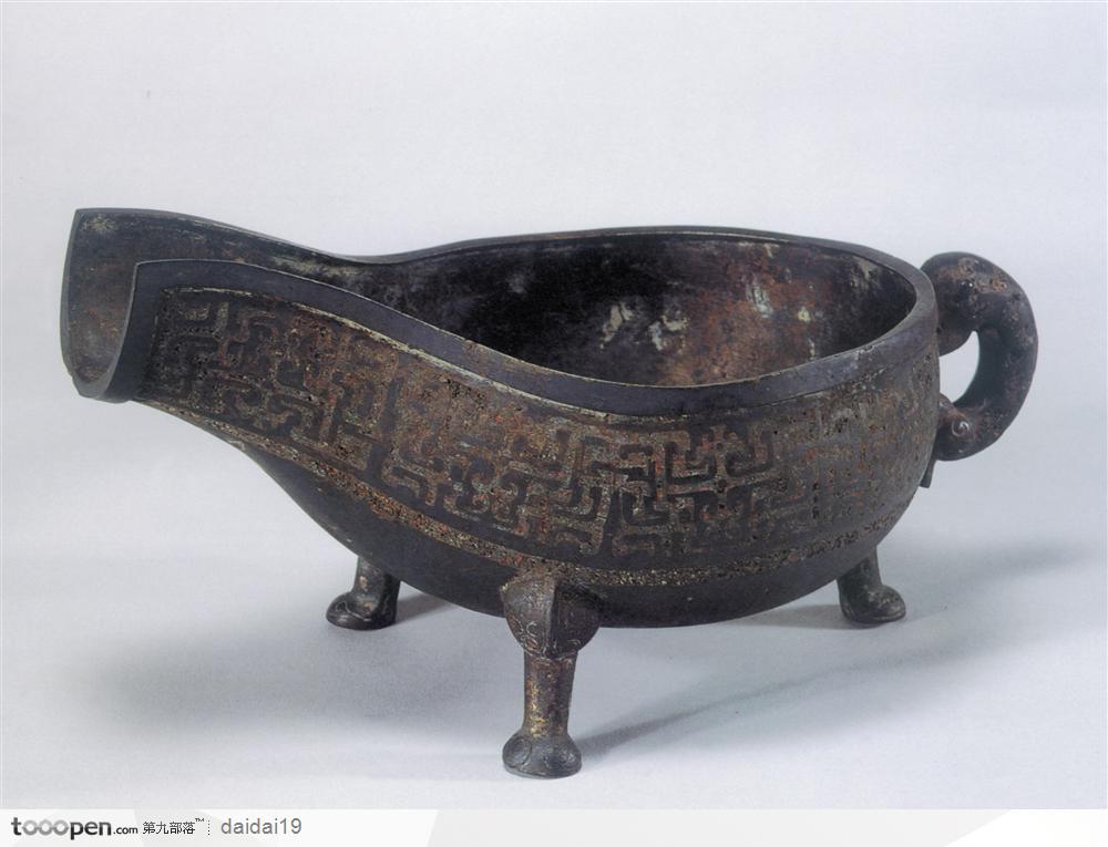 传统青铜器-古老的青铜酒杯