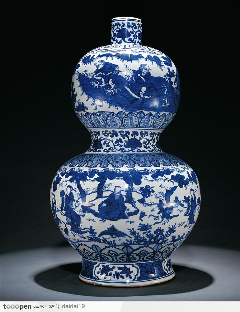 传统瓷器-葫芦形蓝色花纹的瓷瓶