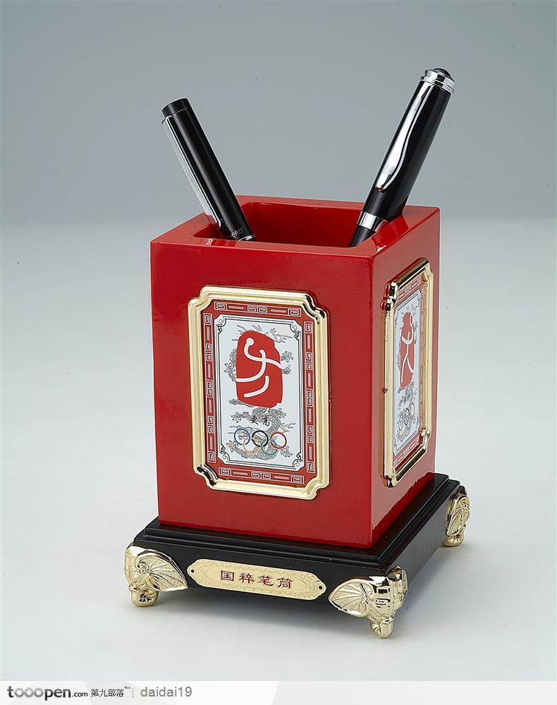 中华传统工艺-中国红笔筒