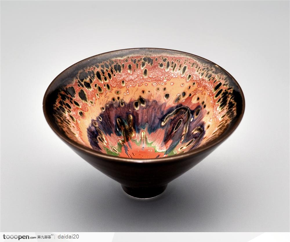 传统工艺-五彩的瓷碗