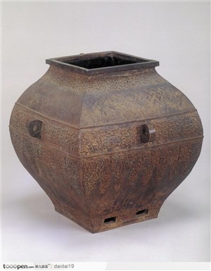 中华传统工艺-褐色的青铜坛子