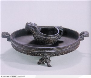 中华传统-青铜酒杯和青铜盘