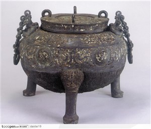 中华传统青铜器-翔云花纹的古老青铜鼎