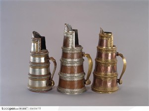 传统工艺-镀金的银水壶