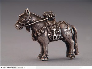 传统工艺品-银质的马