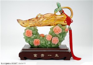 中华传统工艺-精美的花朵和人参玉器