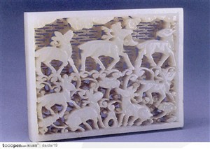 传统工艺-镂空的雕刻的麋鹿花纹