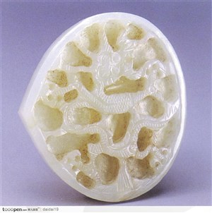 中华传统工艺-白色花纹龙玉器