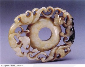 中华传统工艺-环形的玉豹子