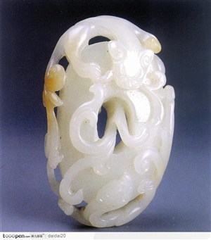 中华传统工艺-镂空雕刻的玉器