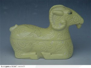传统工艺-黄色羚羊瓷罐