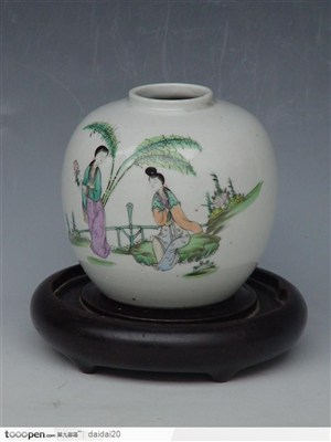 中华传统工艺-侍女花纹瓷瓶