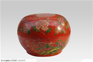 中华传统工艺-红色的牡丹花纹瓷盘