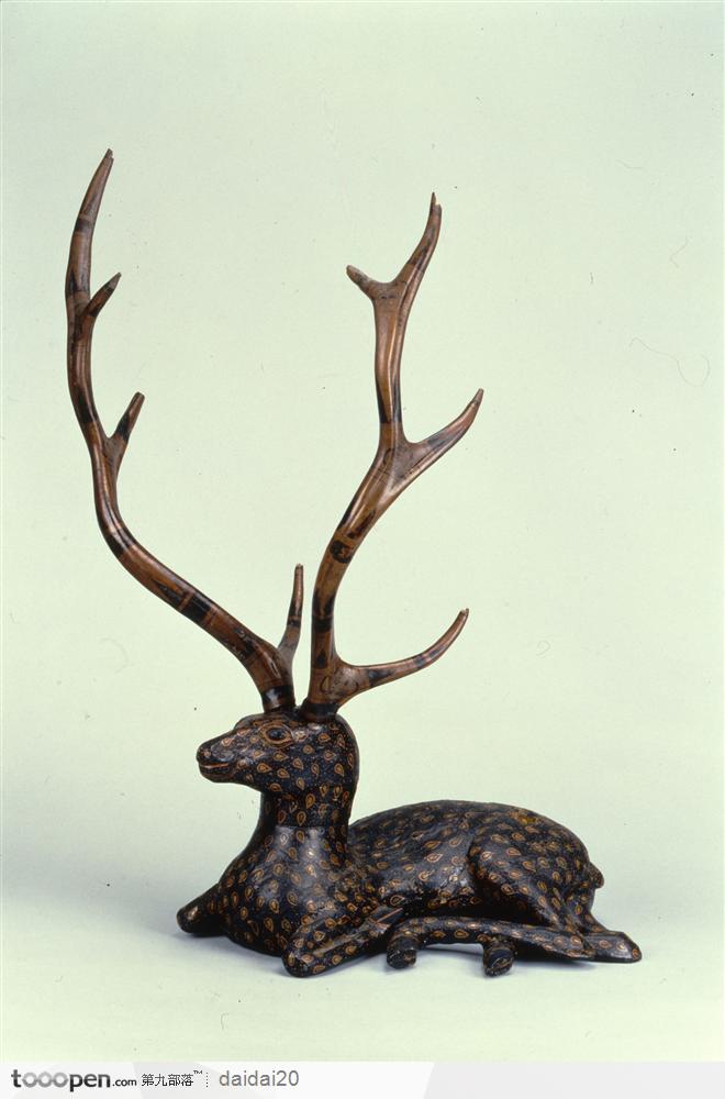 国宝文物·漆器鹿