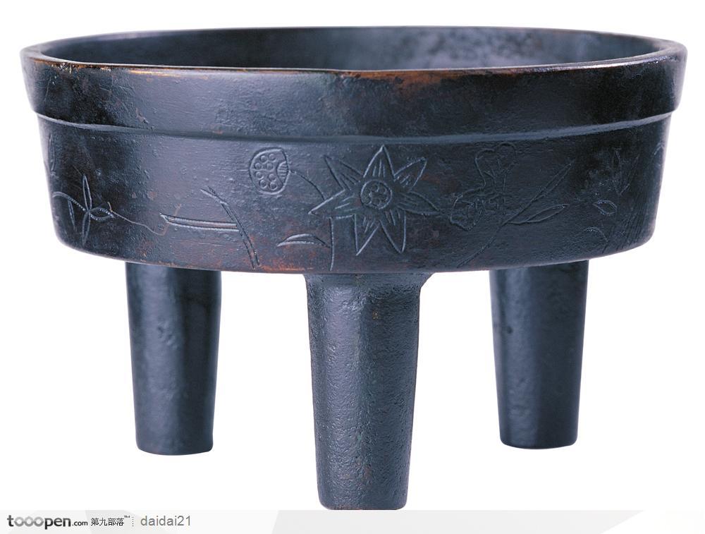 中华传统工艺-莲花花纹的青铜鼎