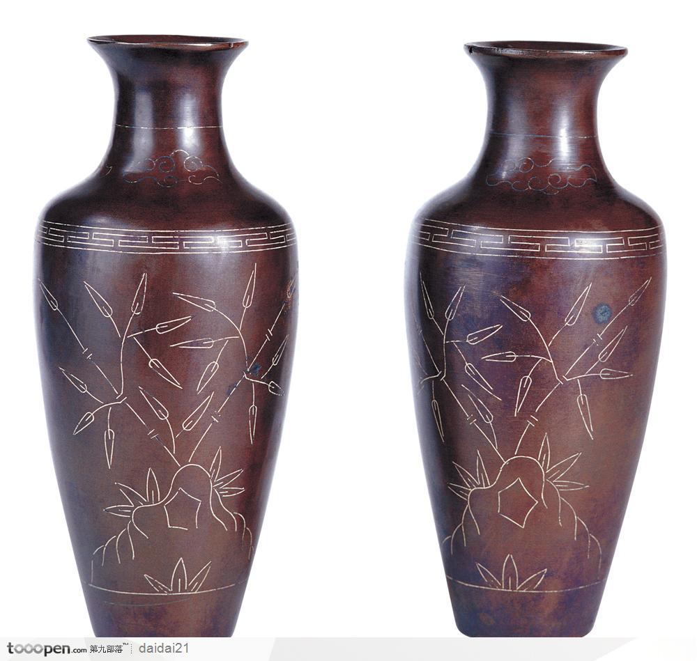 中华传统青铜器-一对竹纹的青铜花瓶