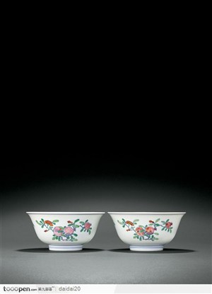 中华传统工艺-一对石榴花纹的瓷碗