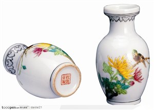 传统瓷器-菊花花纹的瓷瓶