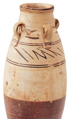 传统工艺品-褐色的陶罐