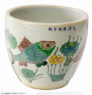 传统工艺品-鱼花纹的瓷罐