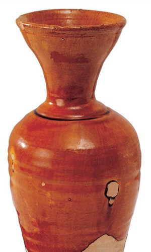 中华传统工艺-褐色的瓷瓶