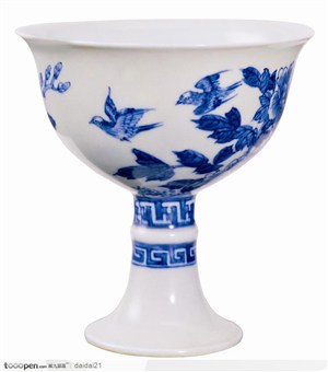 中华传统瓷器-燕子花纹的酒杯