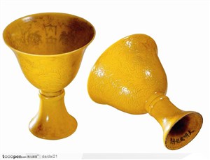 中华传统工艺品-黄色的酒杯