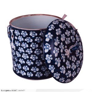 传统工艺品-蓝色梅花花纹的茶杯
