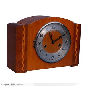 传统工艺-木质的时钟