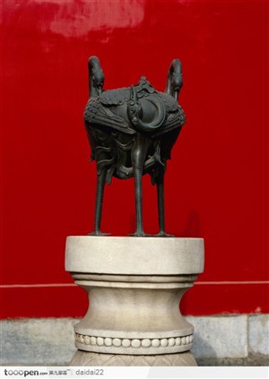 传统神兽-精美的仙鹤青铜器