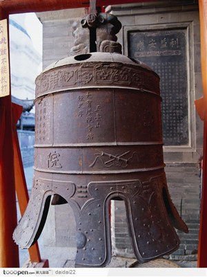 传统青铜器-褐色的钟