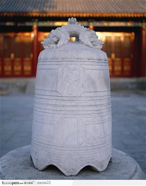 中华传统工艺品-白色石雕钟